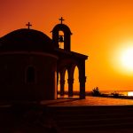 Iglesia en atardecer - Historias Cortas