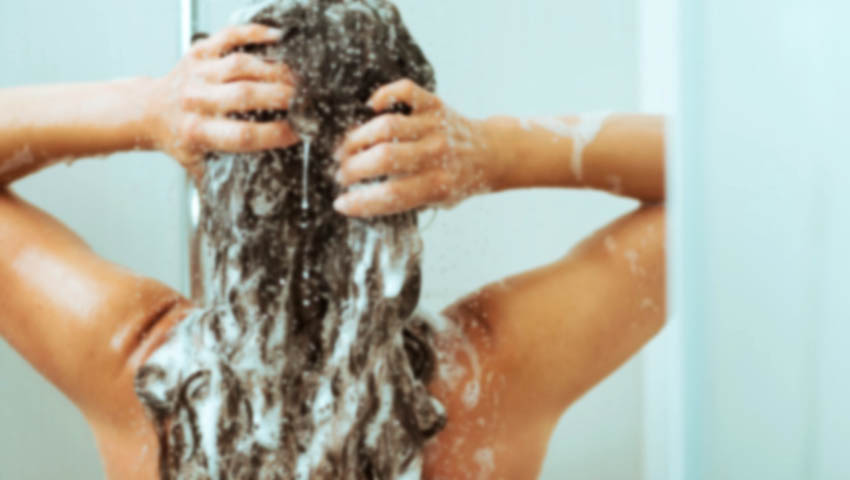 Mujer en ducha - Historias Cortas