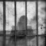 Finge dentro de sí un infierno cuyas penas procura mitigar, como orfeo, con la música de su canto, pero sin provecho Finge dentro de sí un infierno cuyas penas procura mitigar - Historias Cortas -